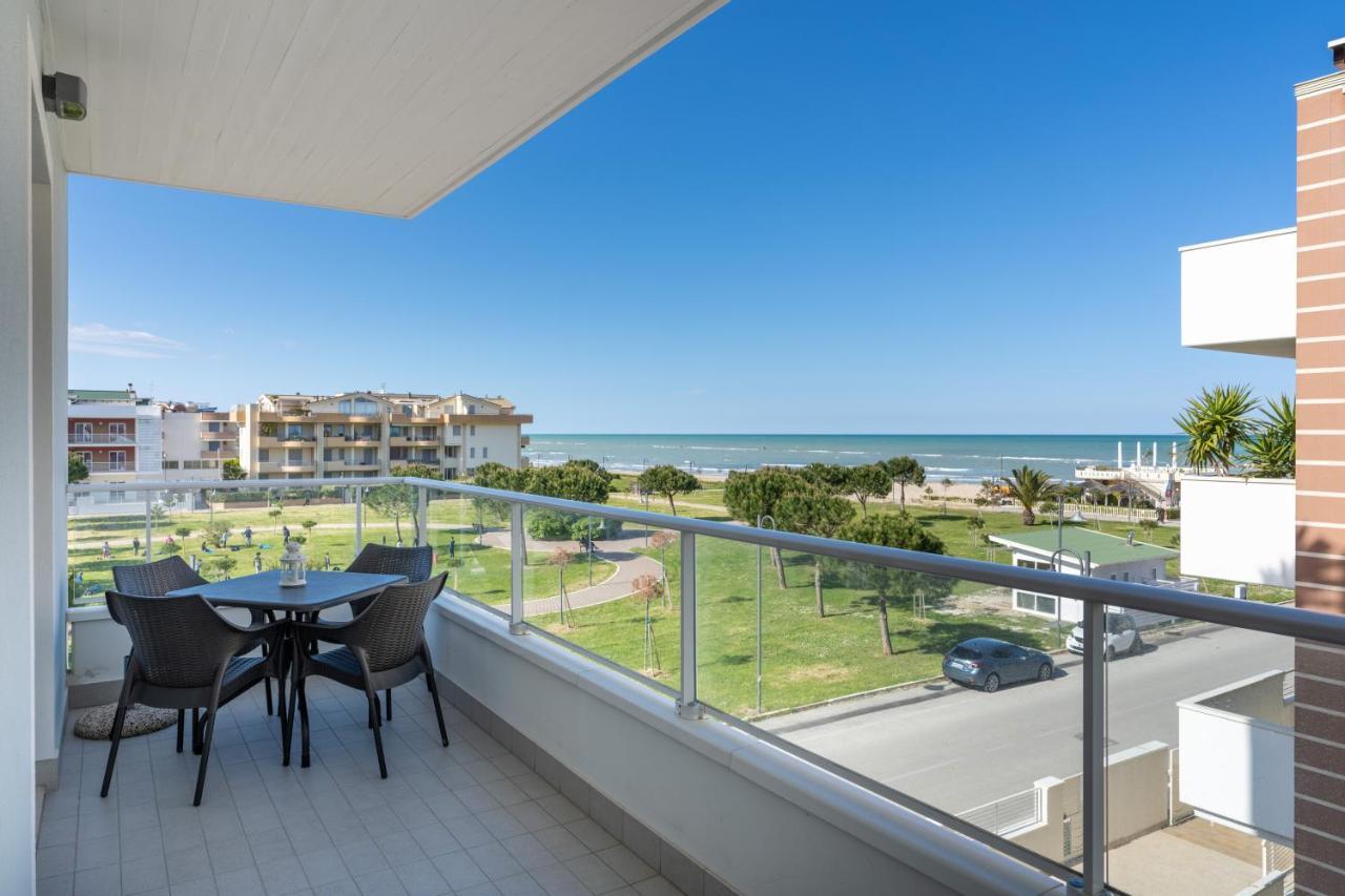 Aparthotel Residenze Roscioli Roseto Degli Abruzzi Exterior foto