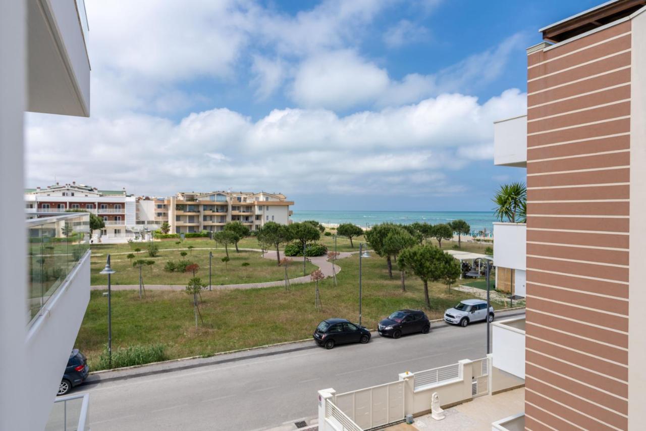 Aparthotel Residenze Roscioli Roseto Degli Abruzzi Exterior foto
