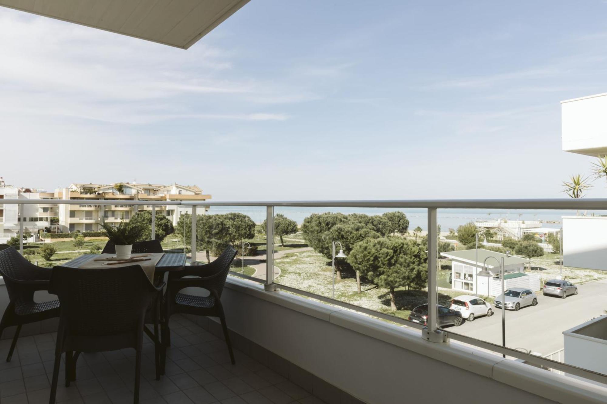 Aparthotel Residenze Roscioli Roseto Degli Abruzzi Exterior foto