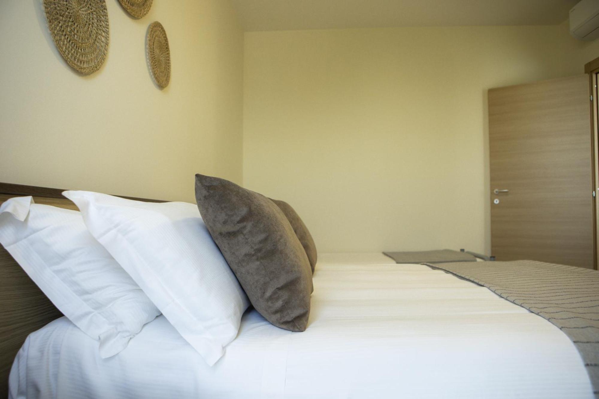 Aparthotel Residenze Roscioli Roseto Degli Abruzzi Exterior foto