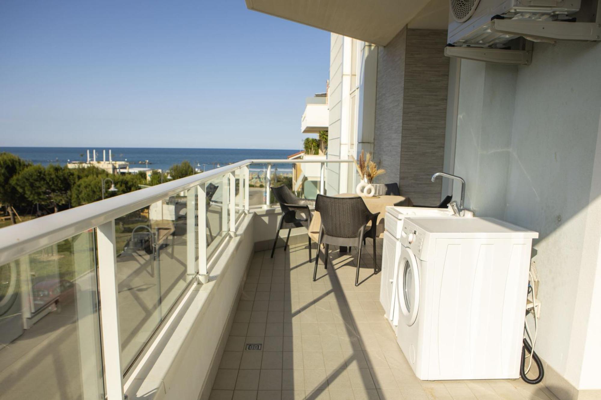 Aparthotel Residenze Roscioli Roseto Degli Abruzzi Exterior foto